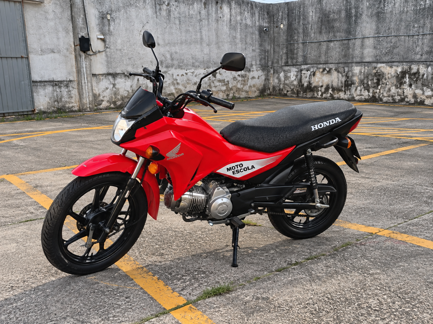 Moto usada nas aulas do Neto Instrutor